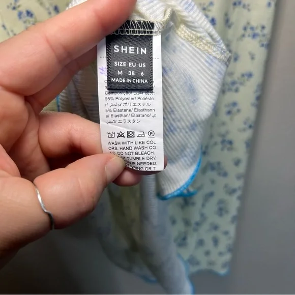 Floral Blue and White Nightgown or dress i think it can go either way - Picture 4 of 4